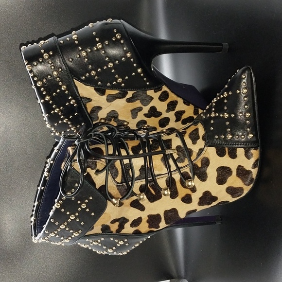 Steve Madden Leopard Print Lace-Up Ankle Boots with Studs - Picture 1 of 6